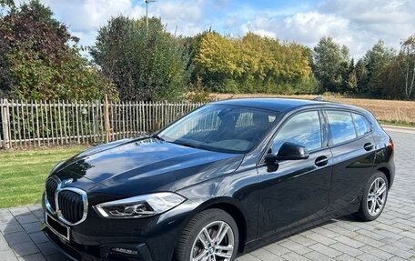 BMW 1 серия, 2022 год, 3 868 000 рублей, 3 фотография
