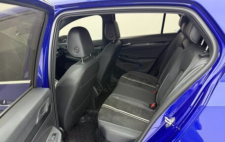 Volkswagen Golf VIII, 2022 год, 1 840 000 рублей, 12 фотография