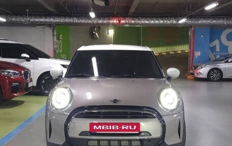 MINI Hatch, 2023 год, 1 857 000 рублей, 2 фотография