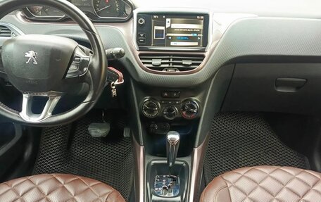 Peugeot 2008 II, 2014 год, 690 000 рублей, 11 фотография