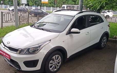 KIA Rio IV, 2018 год, 999 999 рублей, 3 фотография