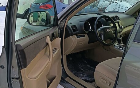 Toyota Highlander III, 2009 год, 2 400 000 рублей, 28 фотография