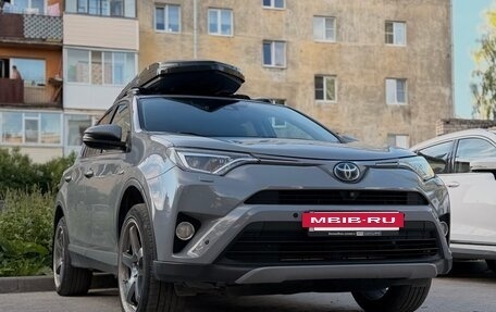 Toyota RAV4, 2018 год, 2 200 000 рублей, 7 фотография