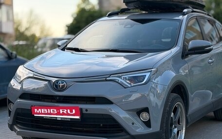 Toyota RAV4, 2018 год, 2 200 000 рублей, 9 фотография