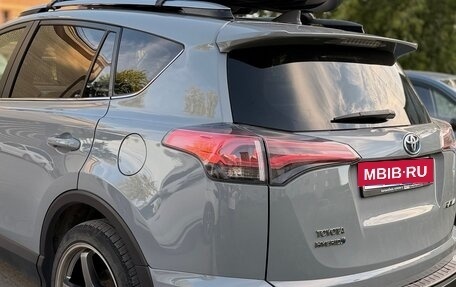 Toyota RAV4, 2018 год, 2 200 000 рублей, 5 фотография
