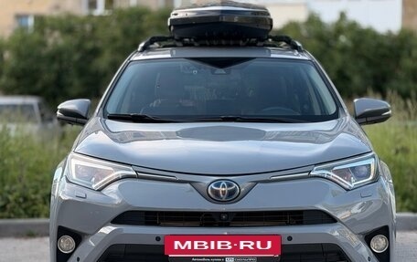 Toyota RAV4, 2018 год, 2 200 000 рублей, 10 фотография