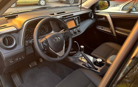 Toyota RAV4, 2018 год, 2 329 000 рублей, 7 фотография