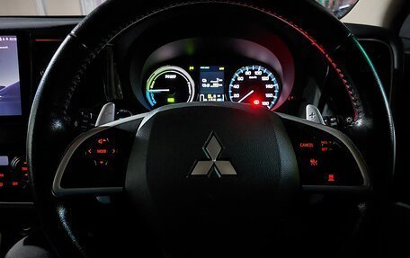 Mitsubishi Outlander III рестайлинг 3, 2014 год, 1 740 000 рублей, 2 фотография