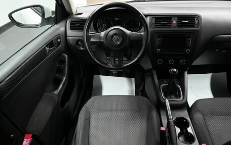 Volkswagen Jetta VI, 2012 год, 895 000 рублей, 11 фотография
