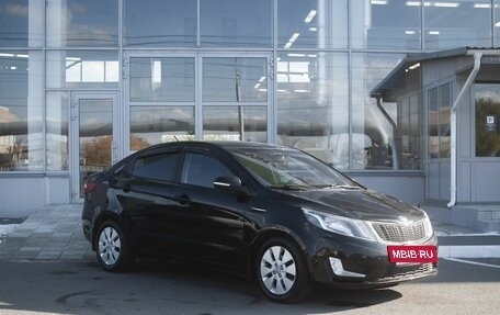 KIA Rio III рестайлинг, 2013 год, 820 000 рублей, 5 фотография
