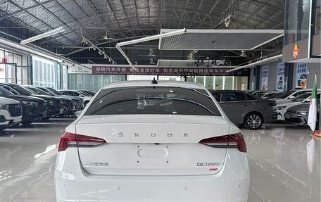 Skoda Octavia IV, 2023 год, 1 740 000 рублей, 5 фотография