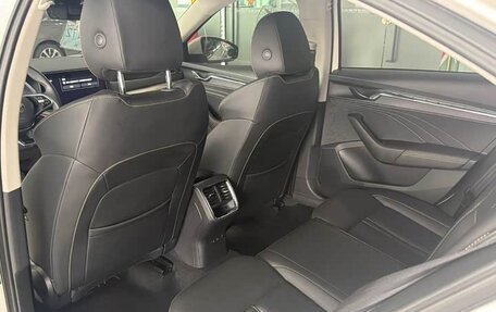 Skoda Octavia IV, 2023 год, 1 740 000 рублей, 12 фотография