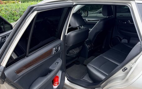 Subaru Outback IV рестайлинг, 2017 год, 2 350 000 рублей, 7 фотография