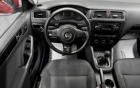 Volkswagen Jetta VI, 2011 год, 845 000 рублей, 11 фотография