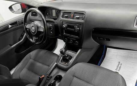 Volkswagen Jetta VI, 2011 год, 845 000 рублей, 13 фотография