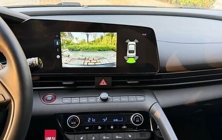 Hyundai Elantra, 2023 год, 1 340 000 рублей, 10 фотография