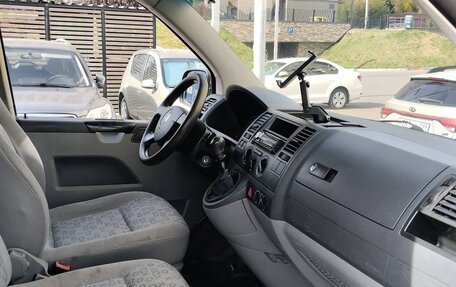 Volkswagen Caravelle T5, 2008 год, 1 300 000 рублей, 9 фотография