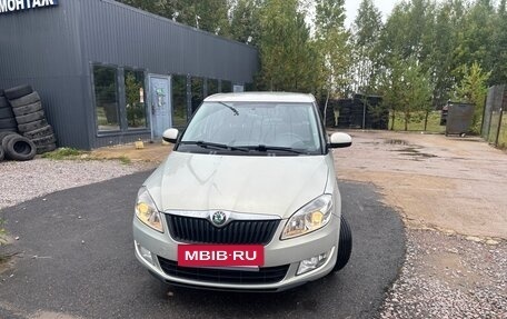 Skoda Fabia II, 2011 год, 410 000 рублей, 2 фотография