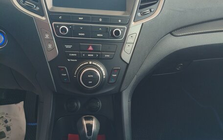 Hyundai Santa Fe III рестайлинг, 2016 год, 2 400 000 рублей, 6 фотография