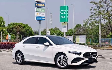 Mercedes-Benz A-Класс, 2023 год, 1 540 000 рублей, 3 фотография