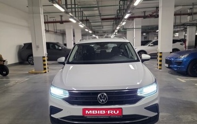 Volkswagen Tiguan II, 2021 год, 2 399 000 рублей, 1 фотография