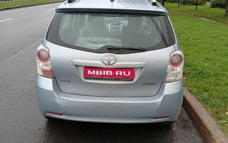 Toyota Verso I, 2011 год, 800 000 рублей, 4 фотография
