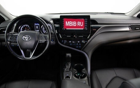 Toyota Camry, 2021 год, 2 799 000 рублей, 9 фотография