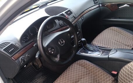 Mercedes-Benz E-Класс, 2004 год, 720 000 рублей, 8 фотография