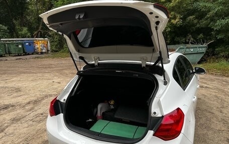 Opel Astra J, 2012 год, 675 945 рублей, 2 фотография