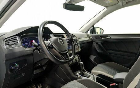 Volkswagen Tiguan II, 2019 год, 2 650 000 рублей, 18 фотография
