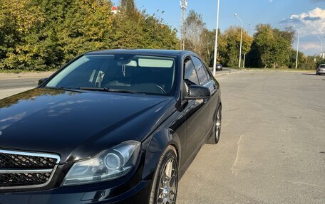 Mercedes-Benz C-Класс, 2011 год, 1 500 000 рублей, 2 фотография