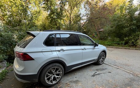 Volkswagen Tiguan II, 2019 год, 2 400 000 рублей, 4 фотография