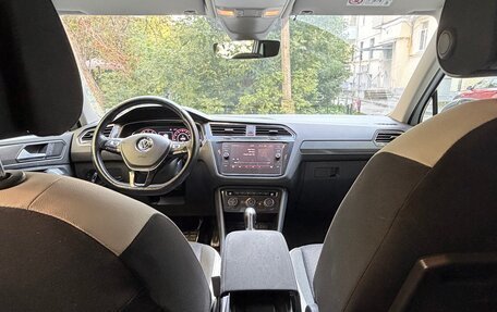 Volkswagen Tiguan II, 2019 год, 2 400 000 рублей, 6 фотография