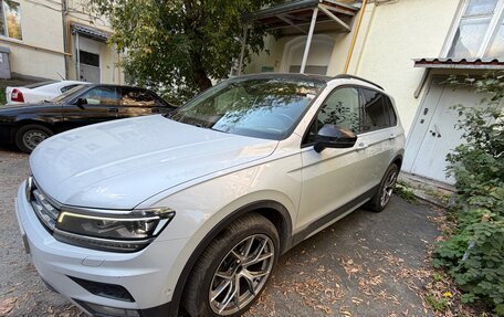 Volkswagen Tiguan II, 2019 год, 2 400 000 рублей, 3 фотография