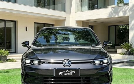 Volkswagen Golf VIII, 2023 год, 1 910 000 рублей, 2 фотография