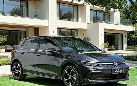 Volkswagen Golf VIII, 2023 год, 1 910 000 рублей, 3 фотография
