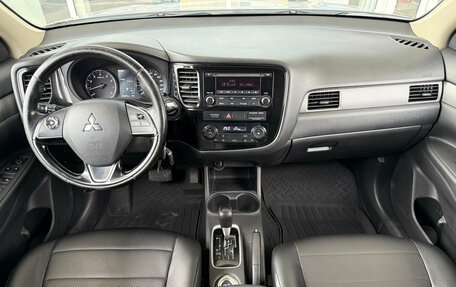 Mitsubishi Outlander III рестайлинг 3, 2015 год, 1 649 000 рублей, 8 фотография