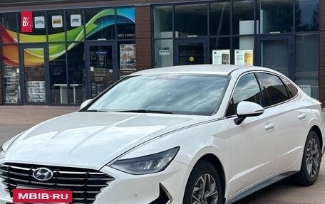 Hyundai Sonata VIII, 2022 год, 2 300 000 рублей, 2 фотография