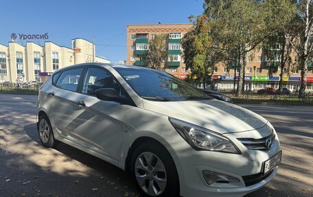 Hyundai Solaris II рестайлинг, 2016 год, 1 100 000 рублей, 3 фотография