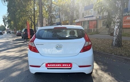 Hyundai Solaris II рестайлинг, 2016 год, 1 100 000 рублей, 4 фотография
