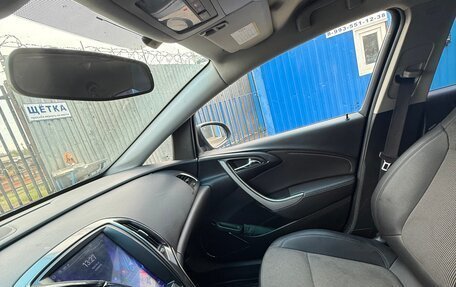 Opel Astra J, 2011 год, 730 000 рублей, 2 фотография