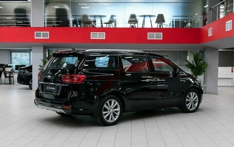 KIA Carnival III, 2018 год, 2 690 000 рублей, 2 фотография