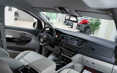 KIA Carnival III, 2018 год, 2 690 000 рублей, 5 фотография