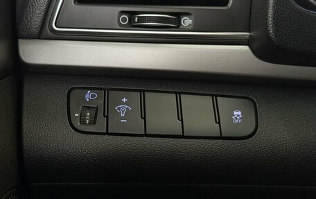 Hyundai Elantra VI рестайлинг, 2018 год, 1 200 000 рублей, 17 фотография