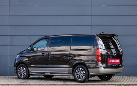 Hyundai Grand Starex Grand Starex I рестайлинг 2, 2020 год, 3 195 000 рублей, 4 фотография