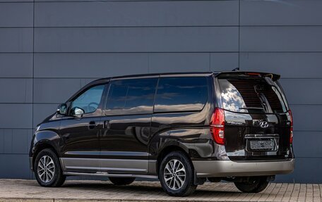 Hyundai Grand Starex Grand Starex I рестайлинг 2, 2020 год, 3 195 000 рублей, 9 фотография