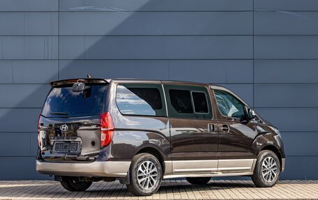 Hyundai Grand Starex Grand Starex I рестайлинг 2, 2020 год, 3 195 000 рублей, 6 фотография