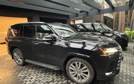 Lexus LX, 2022 год, 16 000 000 рублей, 3 фотография