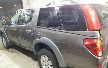 Mitsubishi L200 IV рестайлинг, 2013 год, 1 150 000 рублей, 6 фотография