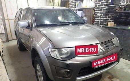 Mitsubishi L200 IV рестайлинг, 2013 год, 1 150 000 рублей, 8 фотография